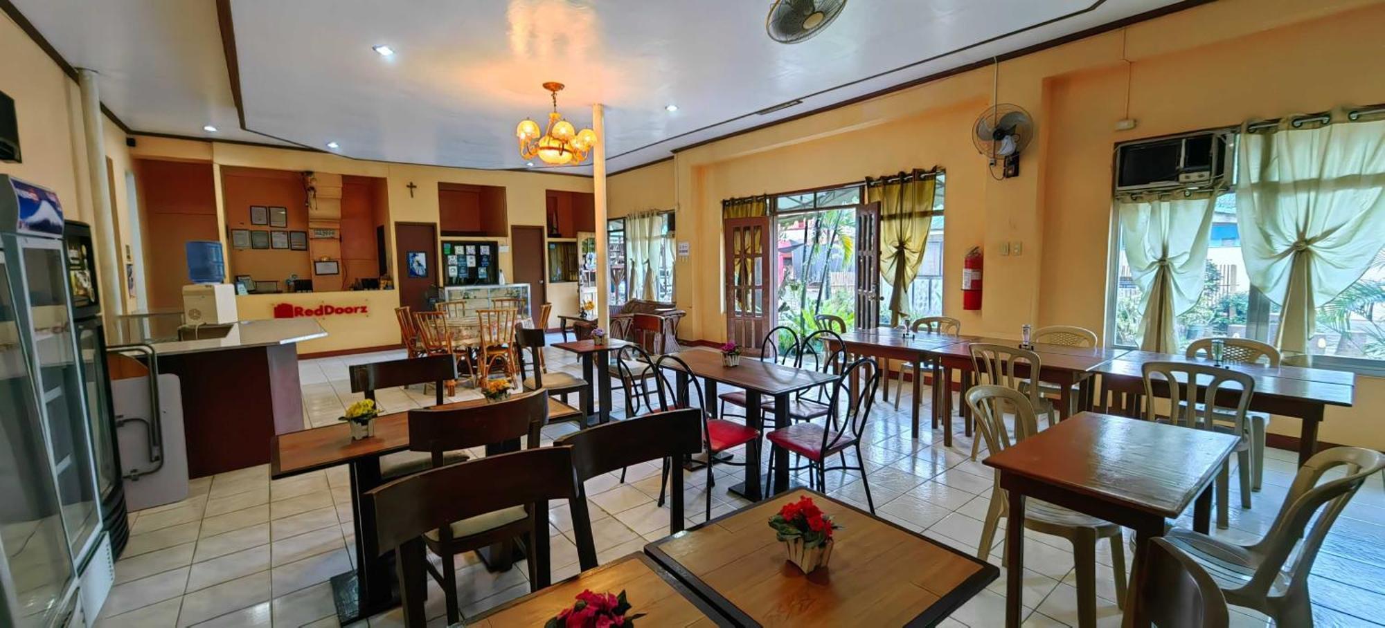 Oyo 1038 William Hearts Pension Puerto Princesa Ngoại thất bức ảnh
