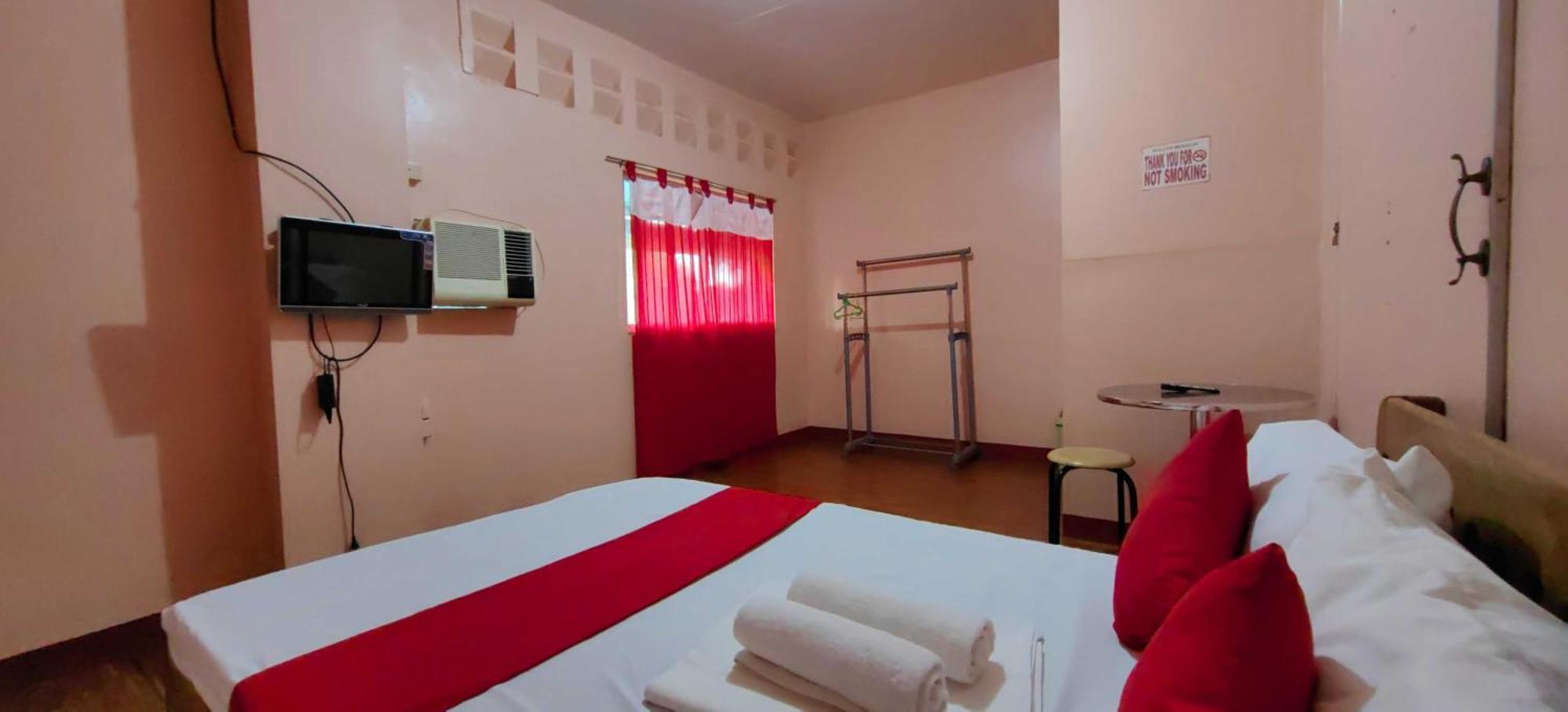 Oyo 1038 William Hearts Pension Puerto Princesa Ngoại thất bức ảnh