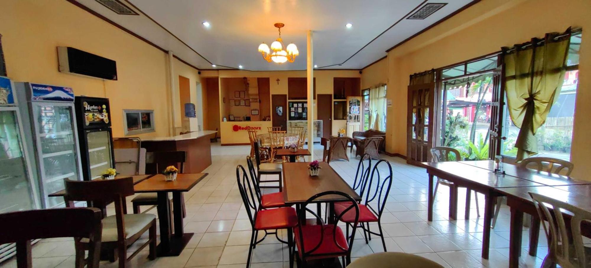 Oyo 1038 William Hearts Pension Puerto Princesa Ngoại thất bức ảnh