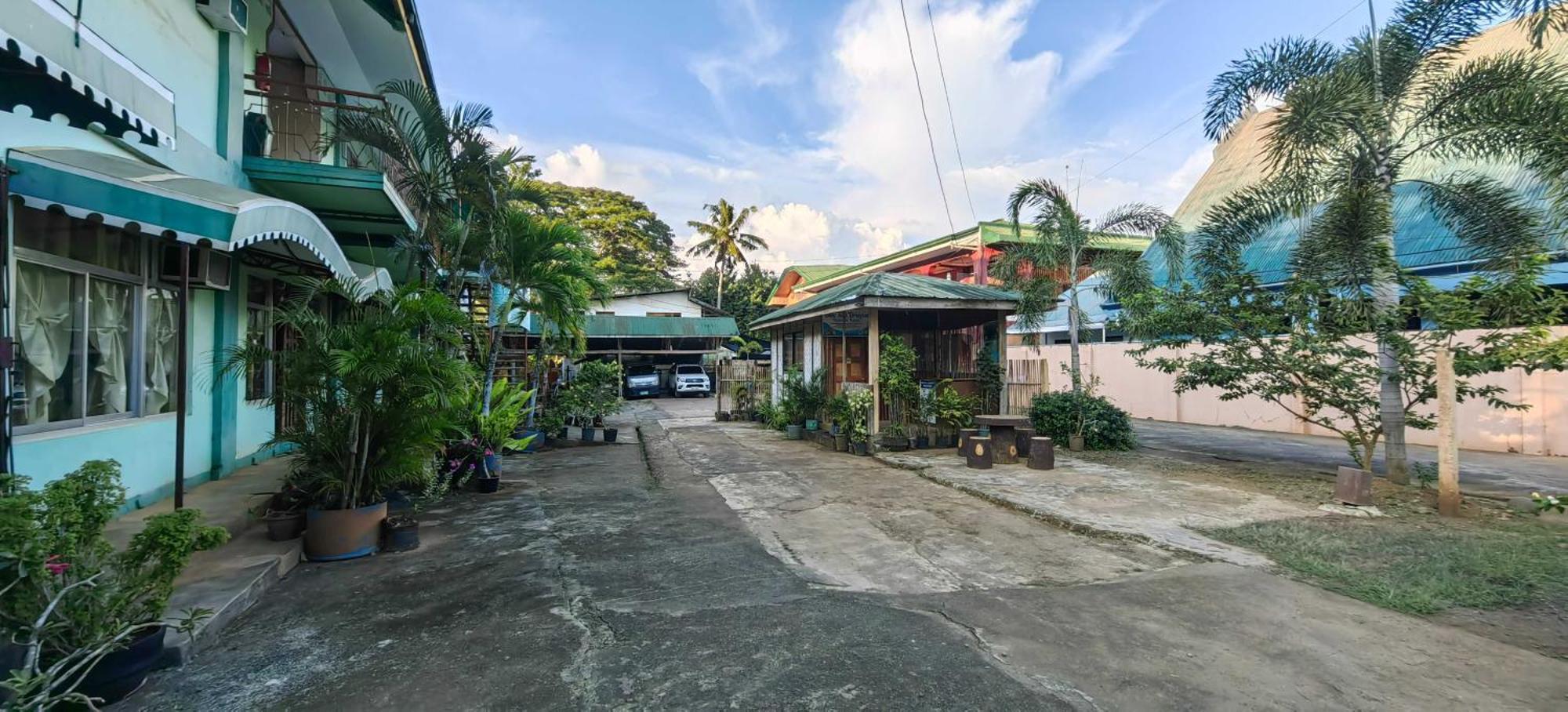 Oyo 1038 William Hearts Pension Puerto Princesa Ngoại thất bức ảnh