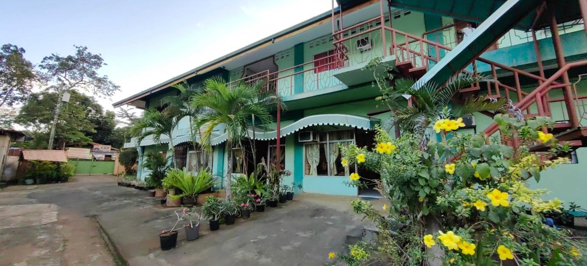 Oyo 1038 William Hearts Pension Puerto Princesa Ngoại thất bức ảnh